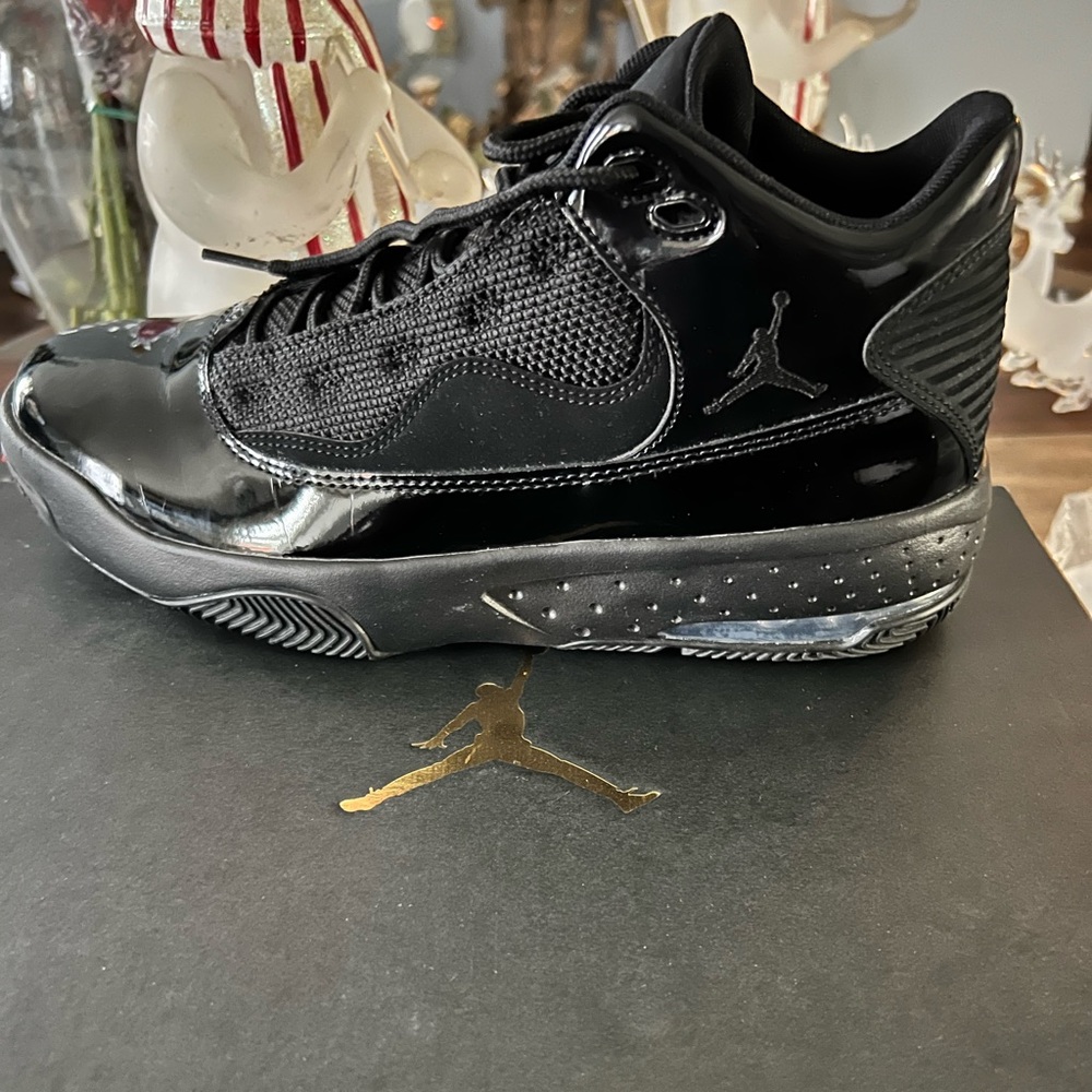 Brand new Jordan Max Aura 2 black women’s shoes